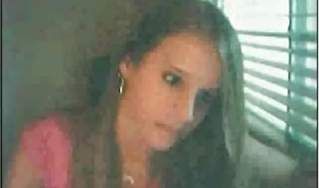 Rossa g marito scopa in video xxx amatoriale cucina seduto su una sedia