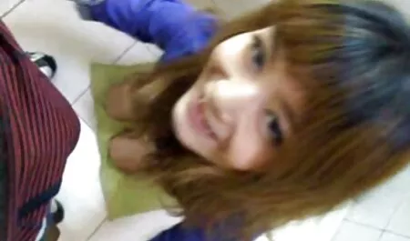 Il video porno scuola amatoriale nipote venne dalla sua amata zia e la scopò