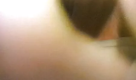 La ragazza ha deciso di masturbarsi, возбудившись da pensieri in un video amatoriali xx diario