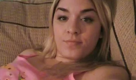 Brune mettere gusto pornografia italiana amatoriale nel mio buco stretto