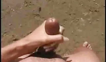 Magro Devachan masturba micio da un enorme amatorial sex video rosso Dildo