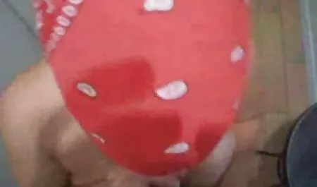 Giovane bella bionda xxx pompini amatoriali cazzo