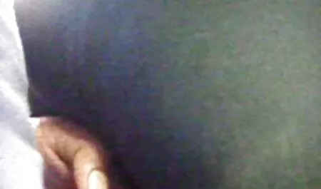 Madre diffondere le sex tube amatoriali gambe davanti a suo figlio