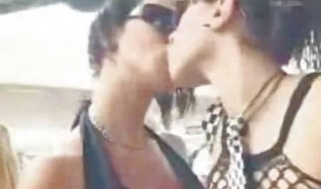Ragazzi, a turno, cummed video amateur italiani nella Bionda ano