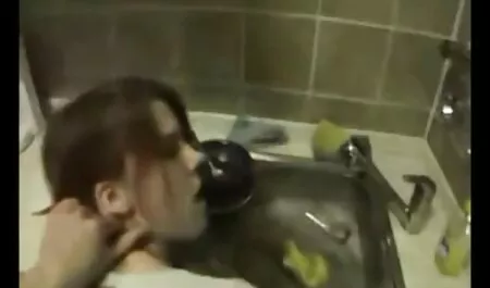 Fidanzata lesbiche amatoriale porno free hanno engaged in sensuale anale sesso