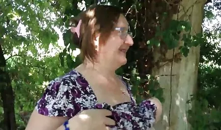 Nerd nuovi video amatoriali porno con gli occhiali del villaggio in giro pagato e la natura
