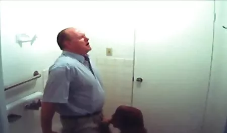 Ragazza a casa amatorial sex video gioca con peloso пиздой