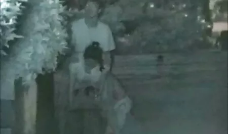 Ragazza succhia il cazzo sulla fotocamera orgasmo amatoriale video del telefono