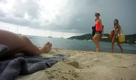 Uomo amatoriale video porn Orologi come due bionde leccare figa e poi scopa entrambi