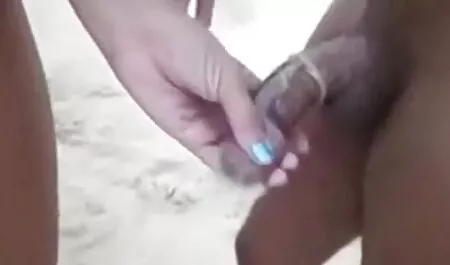 L'uomo vende la moglie per video amatori sex tutti gli interessati