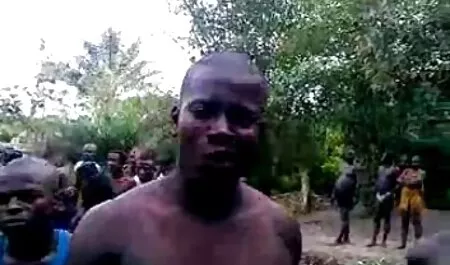 La donna succhia il cazzo e lascia lo video anal amatoriali sperma in bocca