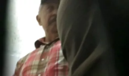 Gli studenti in scena un'orgia in un picnic xxx amatoriale video nel bosco