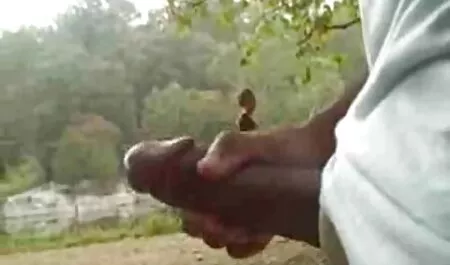 Uomo con un bel xxxvideo amatoriali corpo e muscoloso scopa bionda