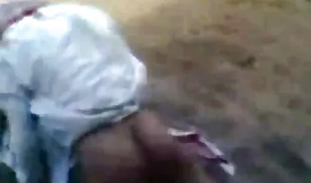 Bionda fa pompino della folla di xxx moglie amatoriale uomini e prende sperma sul viso
