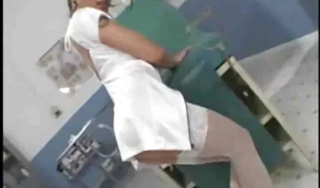 L'uomo si masturba nuda bruna con una rasata video porno amatoriali italiani fatti in casa 。