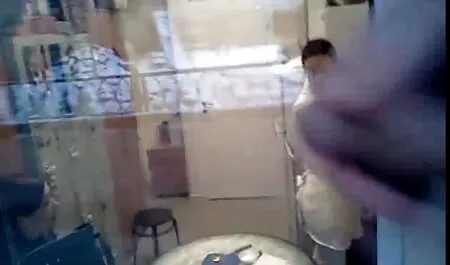Il ragazzo schiaffeggia xxx mature amatoriali la matrigna sessuale