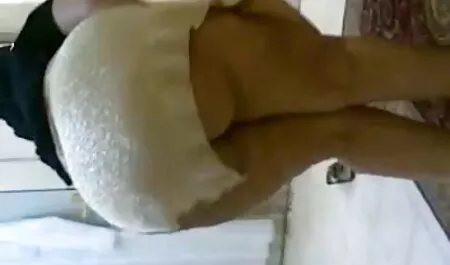 Moglie fa un pompino sulla macchina fotografica e permette video amatoriali fatti in casa gratis di sperma sul suo viso