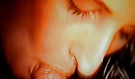 Bionda xxxvideo amatoriali sul divano graffi twat